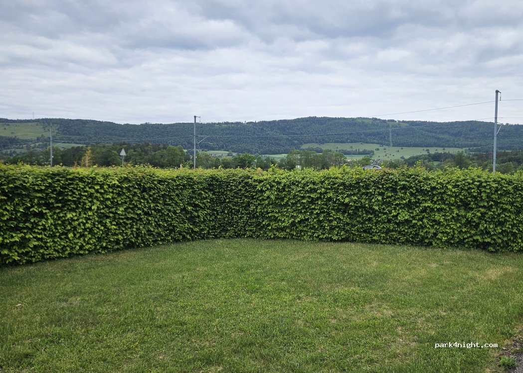 Emplacement van ou camping car, avec éléctricité 80m2 – Image 3